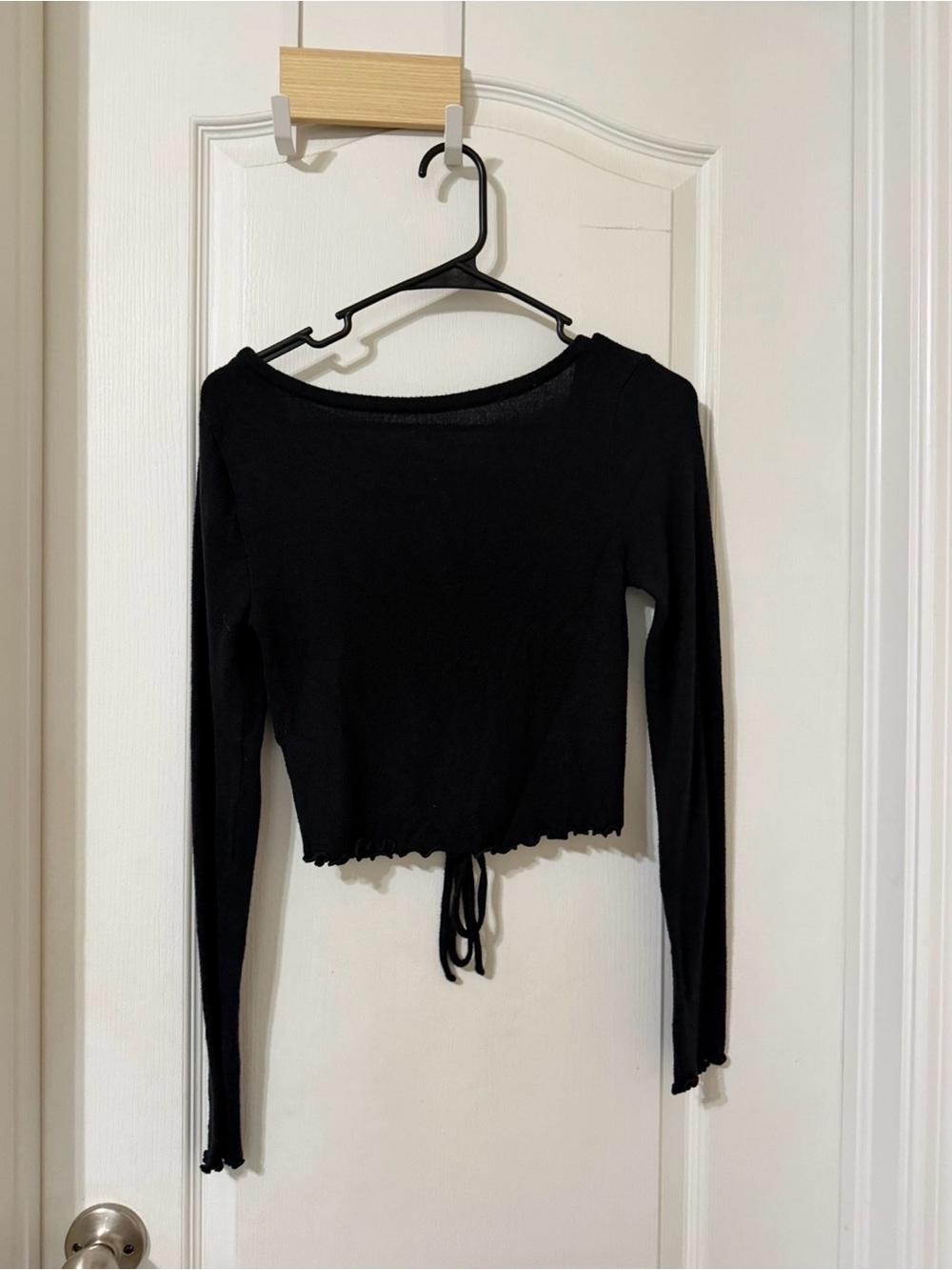 Arizona Black Ruched Drawstring Crop Top - Picture 2 of 3